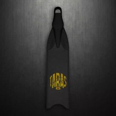 Cetma Taras Free diving with single flippers in gold