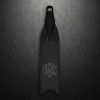 Cetma Taras The flippers on one foot for free diving are dark grey