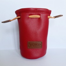 Voigtlander The lens storage bag is red