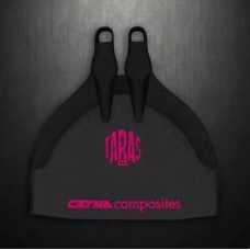 Cetma Taras The flippers for free diving are black and pink
